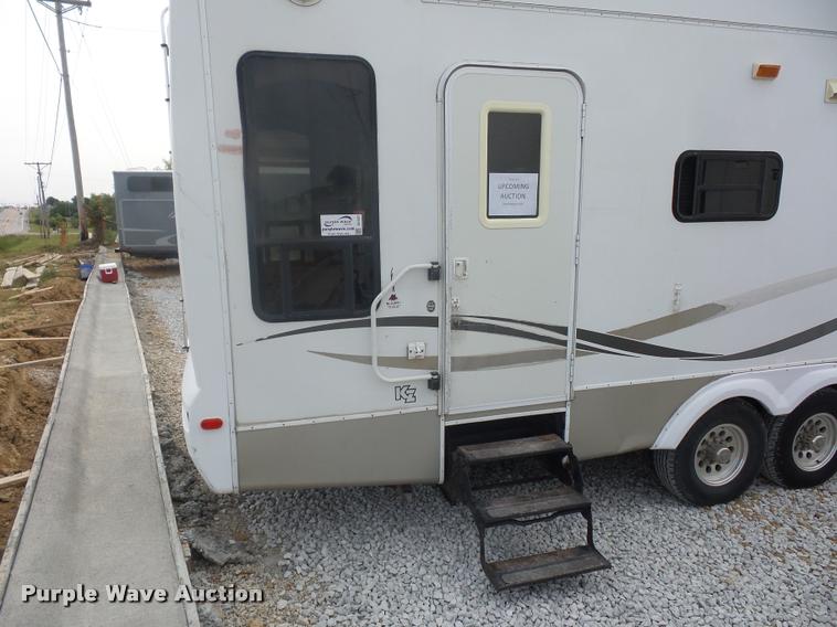 image for item DD1521 2005 KZ New Vision camper