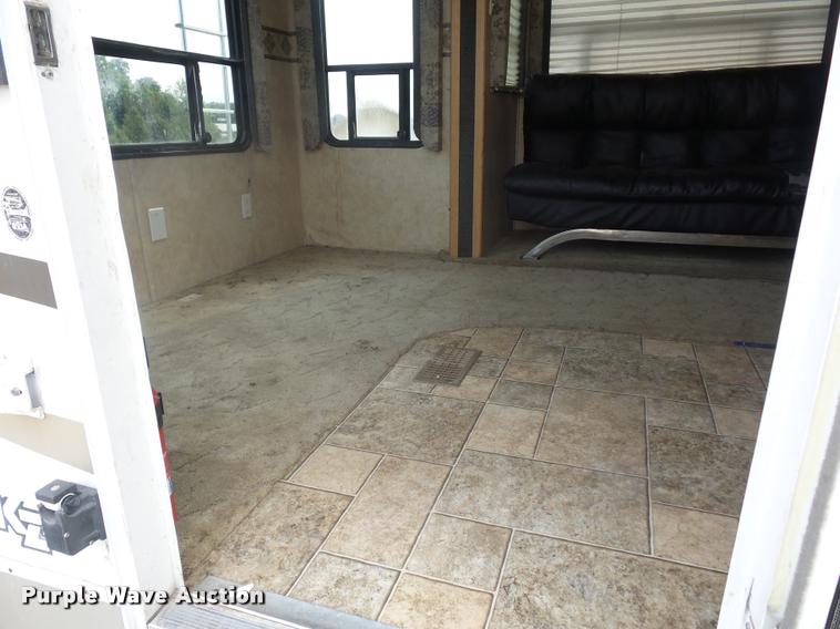 image for item DD1521 2005 KZ New Vision camper