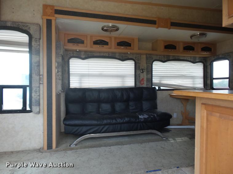 image for item DD1521 2005 KZ New Vision camper