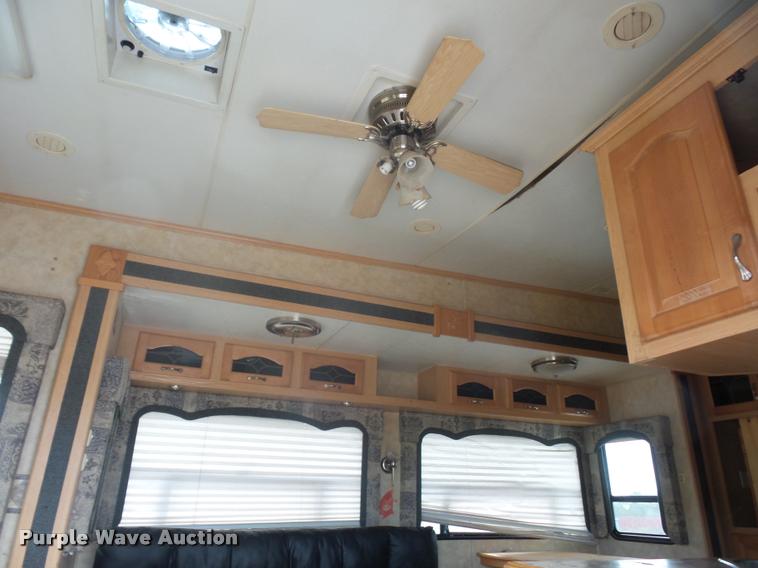 image for item DD1521 2005 KZ New Vision camper