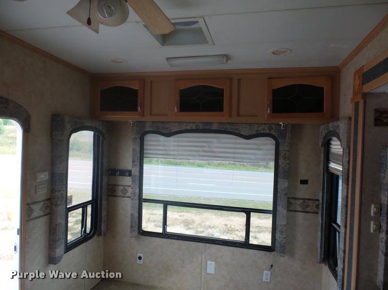 image for item DD1521 2005 KZ New Vision camper