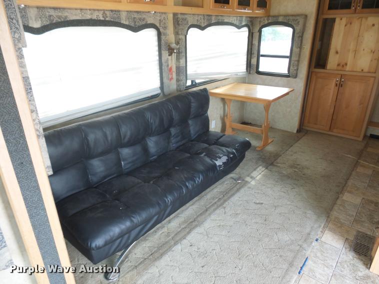 image for item DD1521 2005 KZ New Vision camper