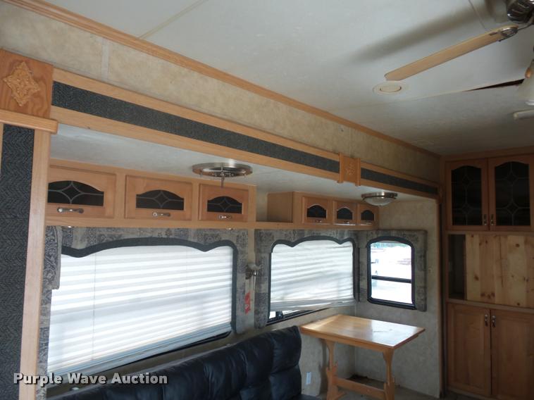 image for item DD1521 2005 KZ New Vision camper