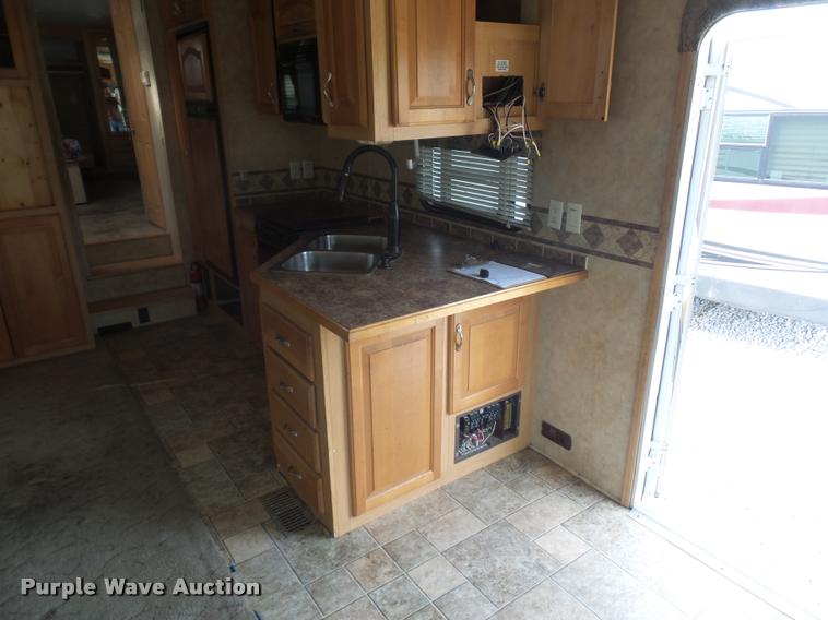 image for item DD1521 2005 KZ New Vision camper