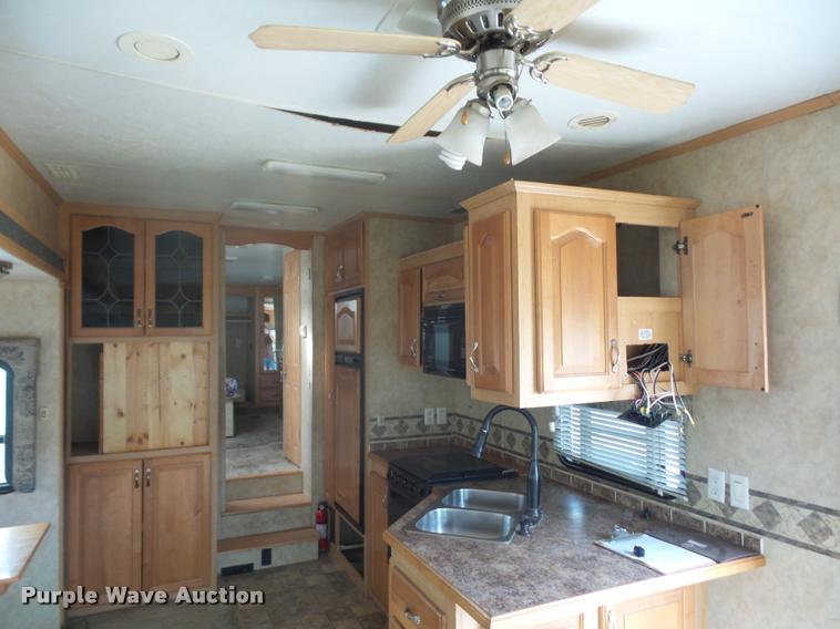 image for item DD1521 2005 KZ New Vision camper