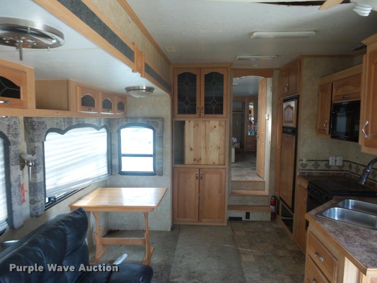image for item DD1521 2005 KZ New Vision camper