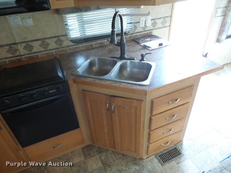 image for item DD1521 2005 KZ New Vision camper