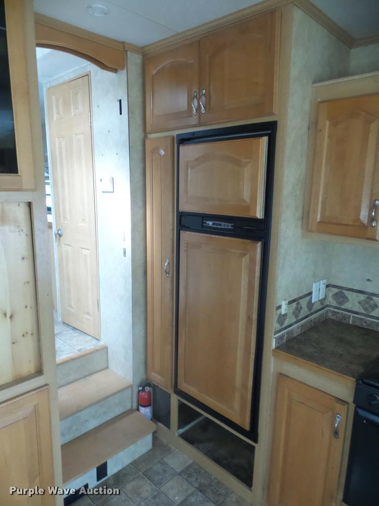 image for item DD1521 2005 KZ New Vision camper