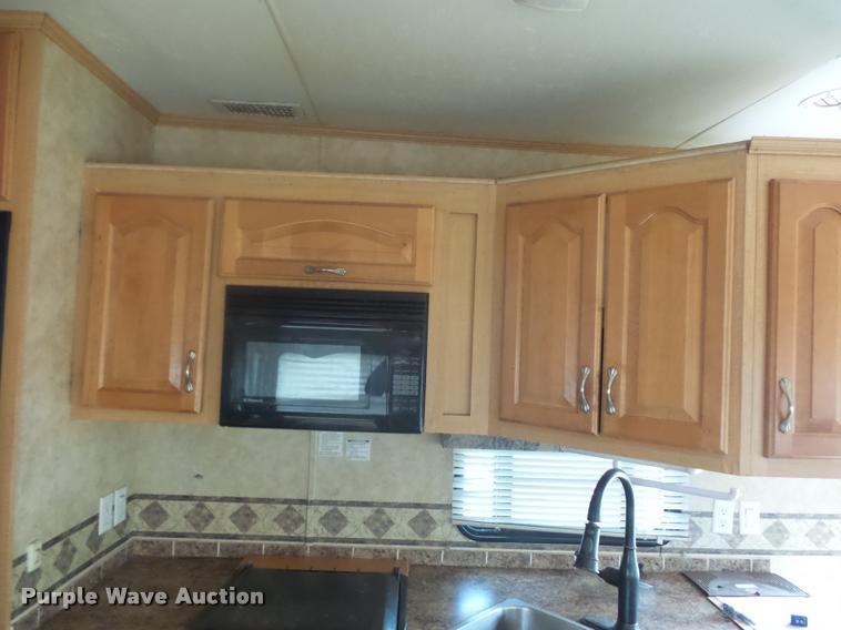 image for item DD1521 2005 KZ New Vision camper