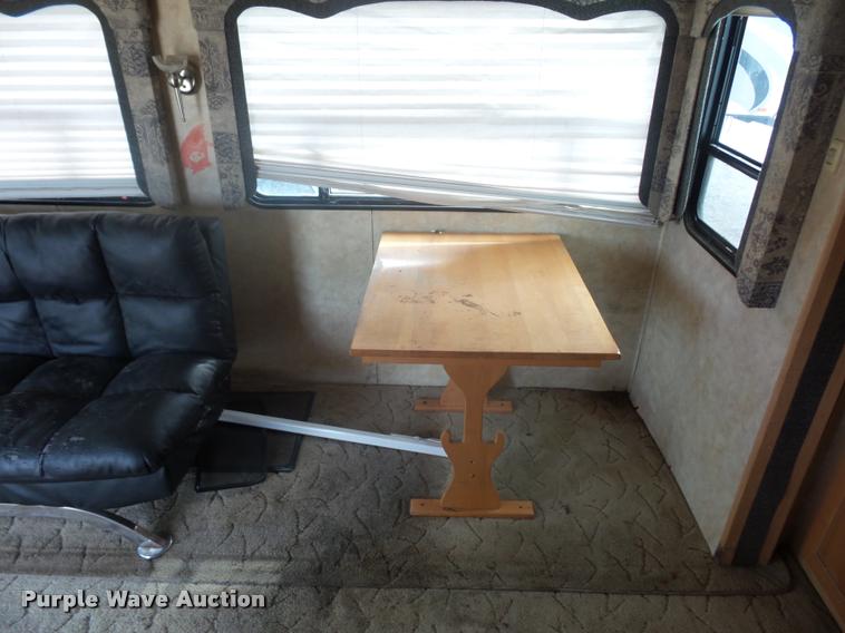 image for item DD1521 2005 KZ New Vision camper