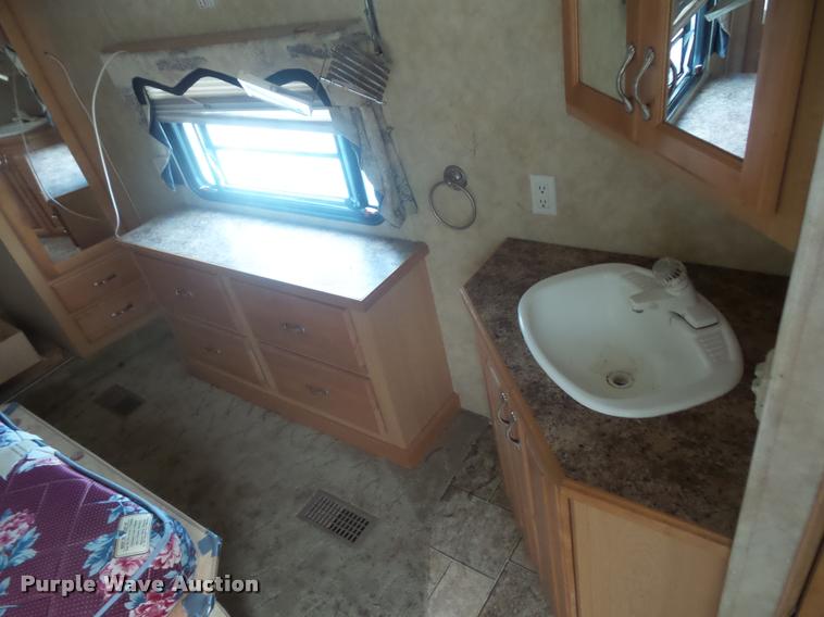 image for item DD1521 2005 KZ New Vision camper