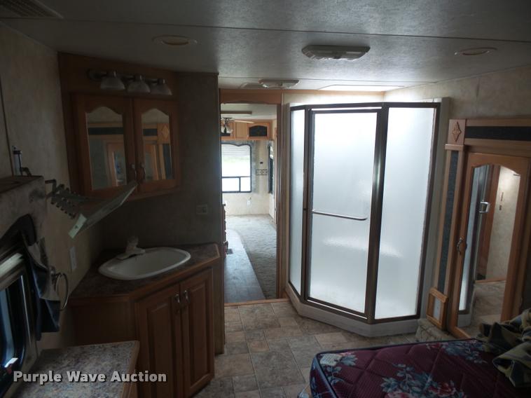 image for item DD1521 2005 KZ New Vision camper