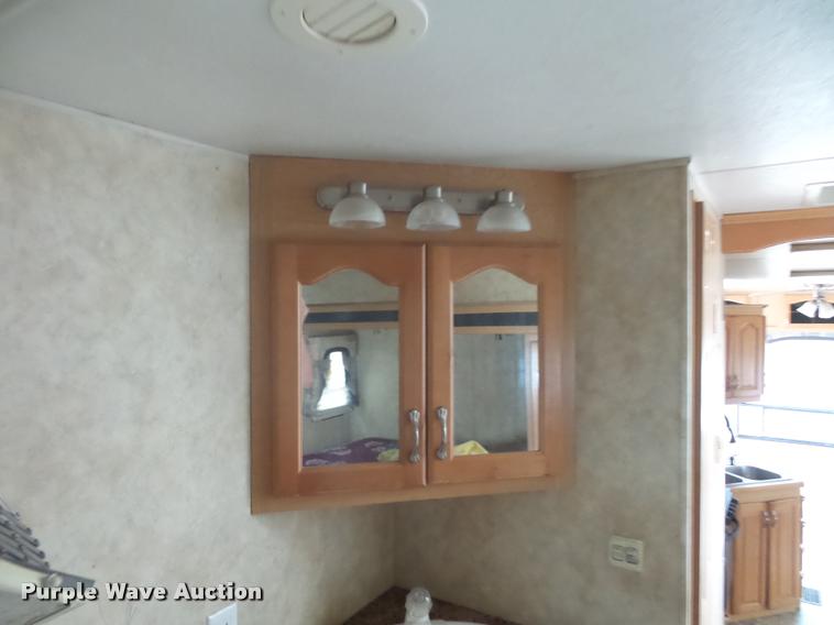 image for item DD1521 2005 KZ New Vision camper