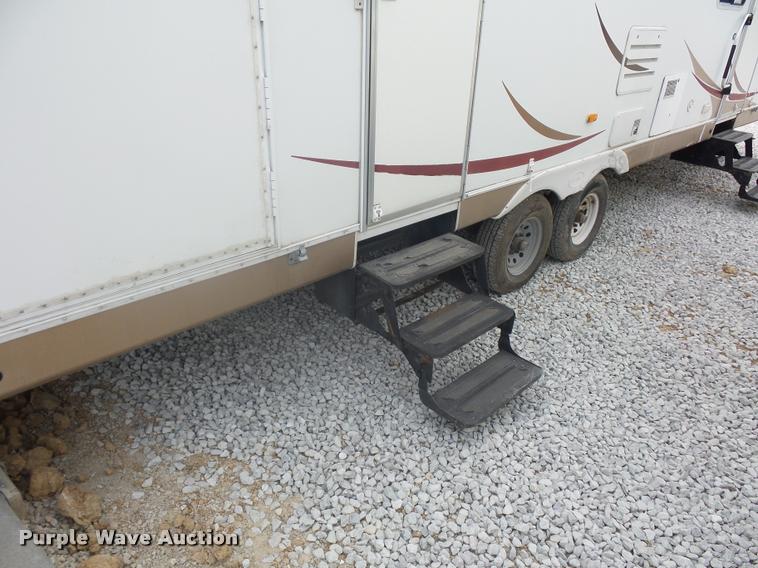 image for item DD1524 2009 Dutchman camper