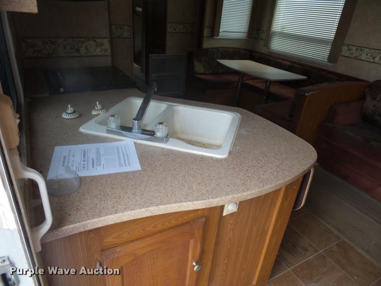 image for item DD1524 2009 Dutchman camper