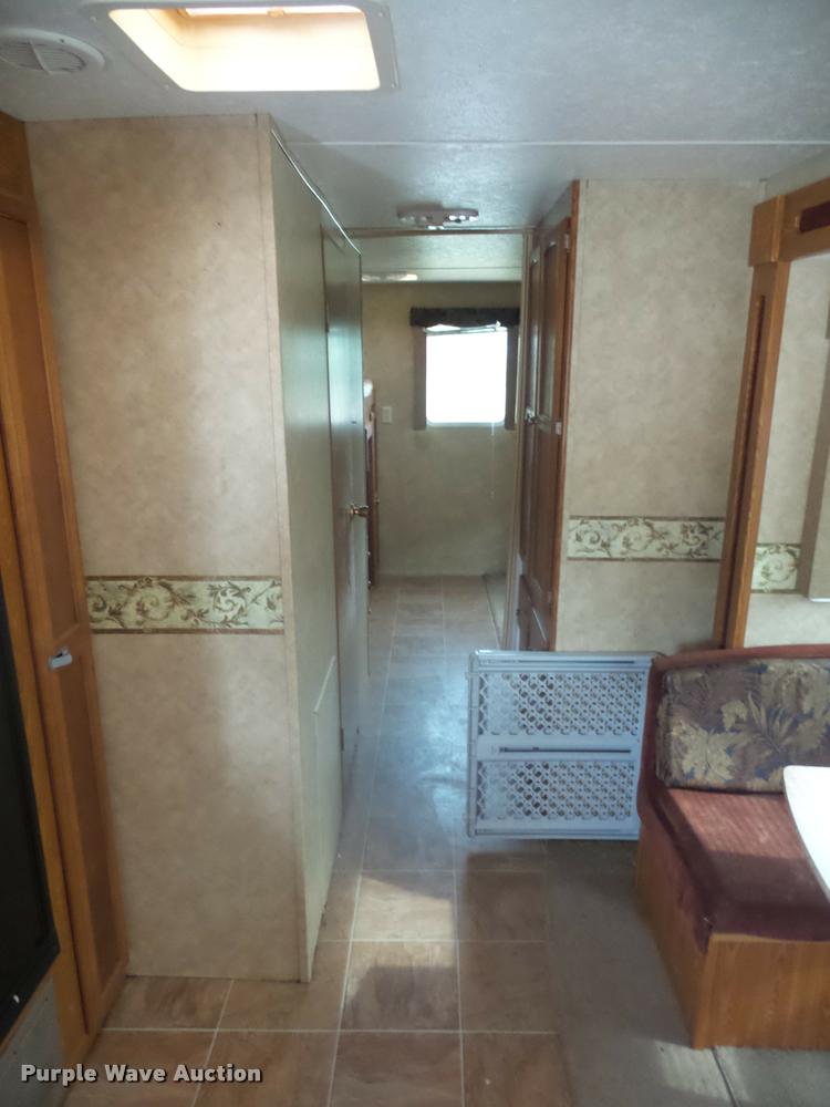 image for item DD1524 2009 Dutchman camper