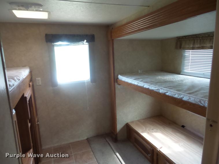 image for item DD1524 2009 Dutchman camper