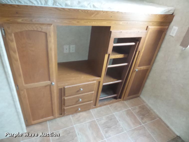 image for item DD1524 2009 Dutchman camper