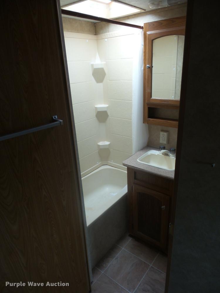 image for item DD1524 2009 Dutchman camper