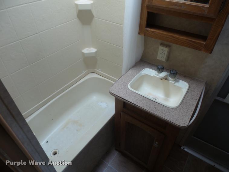 image for item DD1524 2009 Dutchman camper