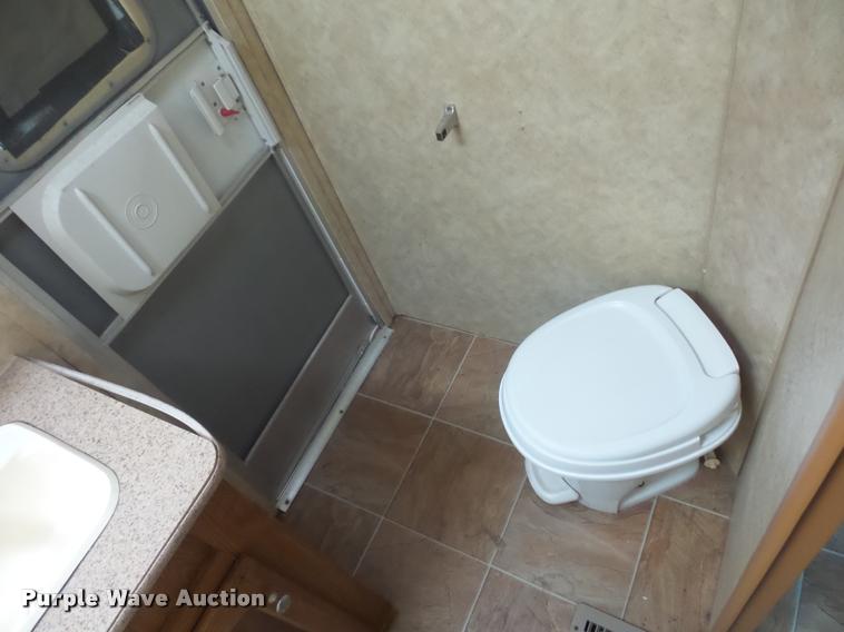 image for item DD1524 2009 Dutchman camper