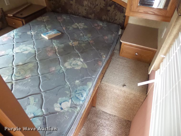 image for item DD1524 2009 Dutchman camper