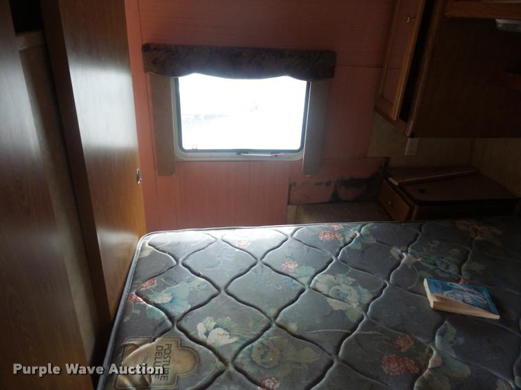 image for item DD1524 2009 Dutchman camper