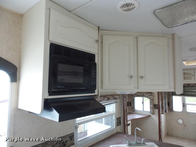 image for item DD1525 2006 Keystone Outback camper