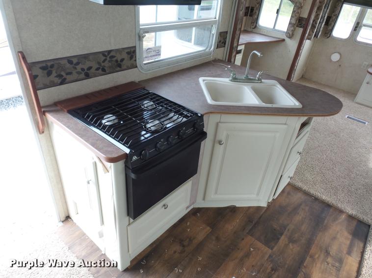 image for item DD1525 2006 Keystone Outback camper