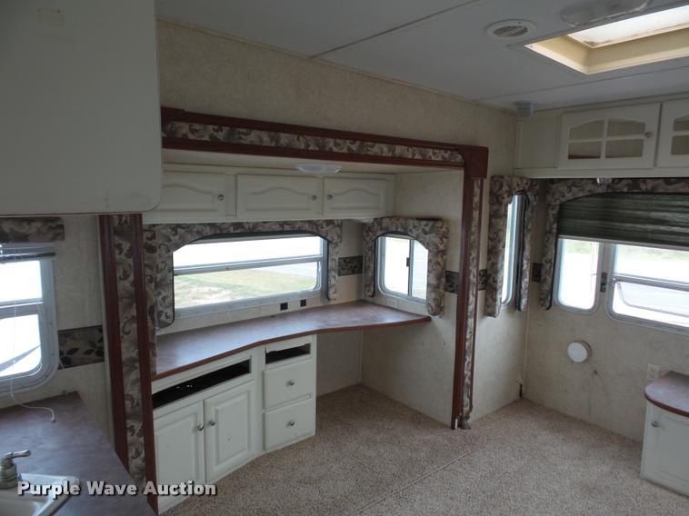 image for item DD1525 2006 Keystone Outback camper