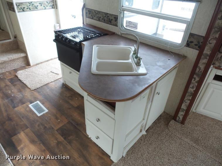 image for item DD1525 2006 Keystone Outback camper