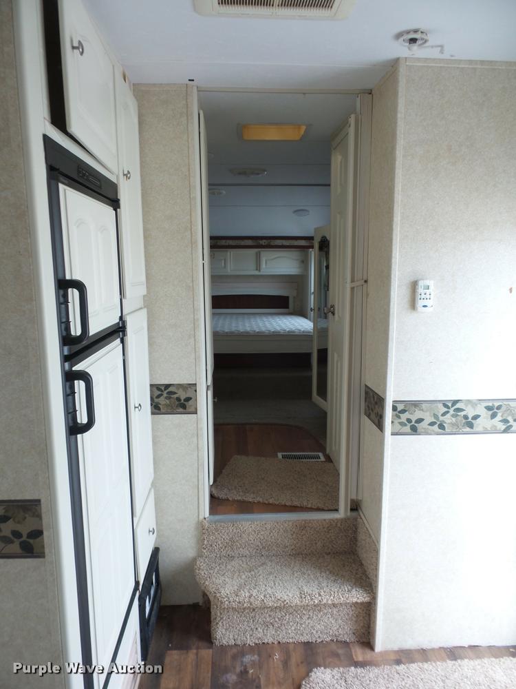 image for item DD1525 2006 Keystone Outback camper