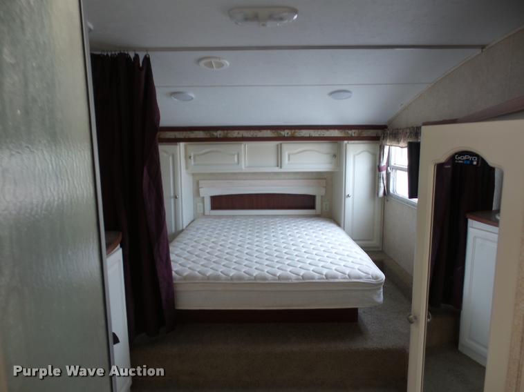 image for item DD1525 2006 Keystone Outback camper