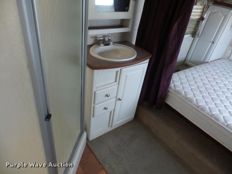 image for item DD1525 2006 Keystone Outback camper