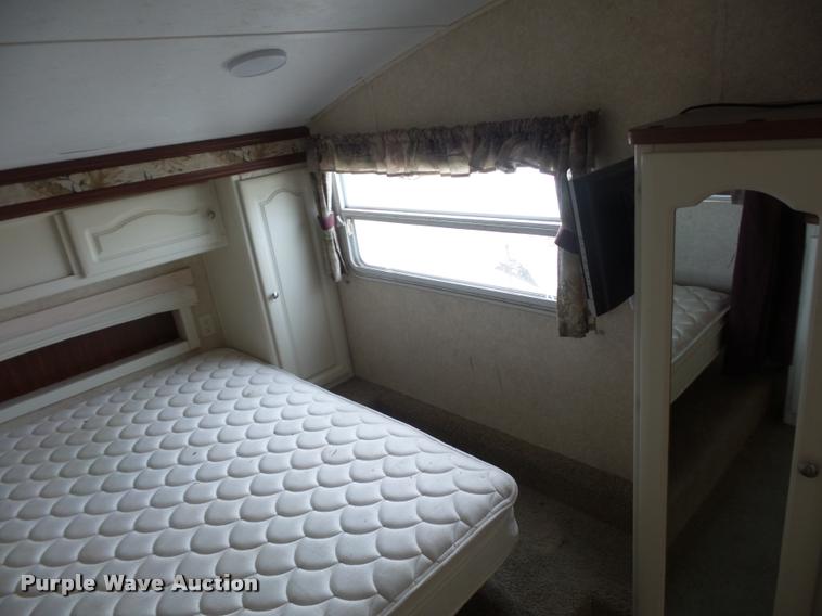 image for item DD1525 2006 Keystone Outback camper