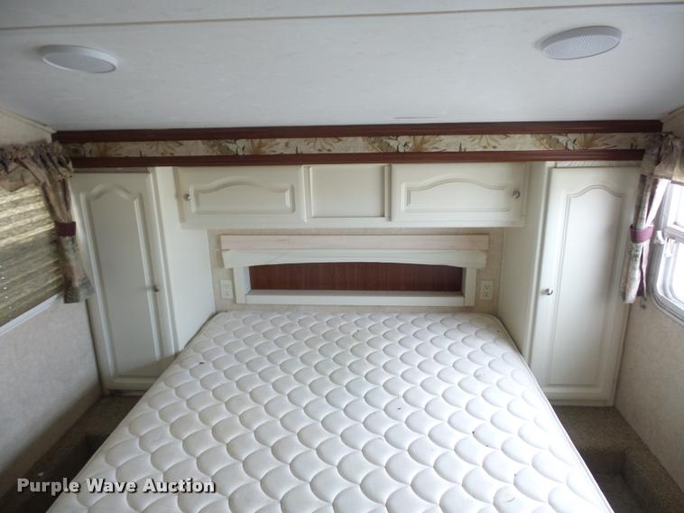 image for item DD1525 2006 Keystone Outback camper