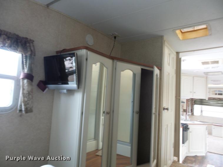 image for item DD1525 2006 Keystone Outback camper