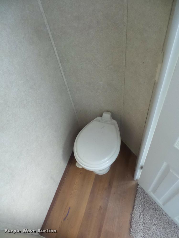 image for item DD1525 2006 Keystone Outback camper