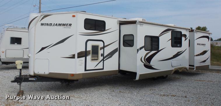 image for item DD1526 2013 Rockwood Windjammer camper
