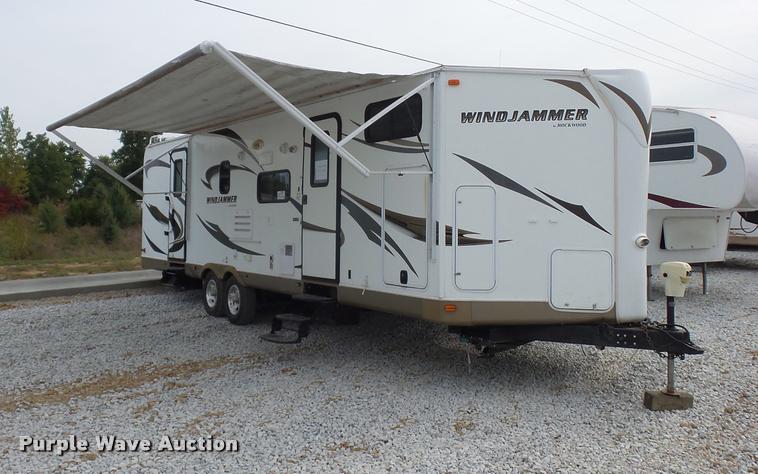 image for item DD1526 2013 Rockwood Windjammer camper