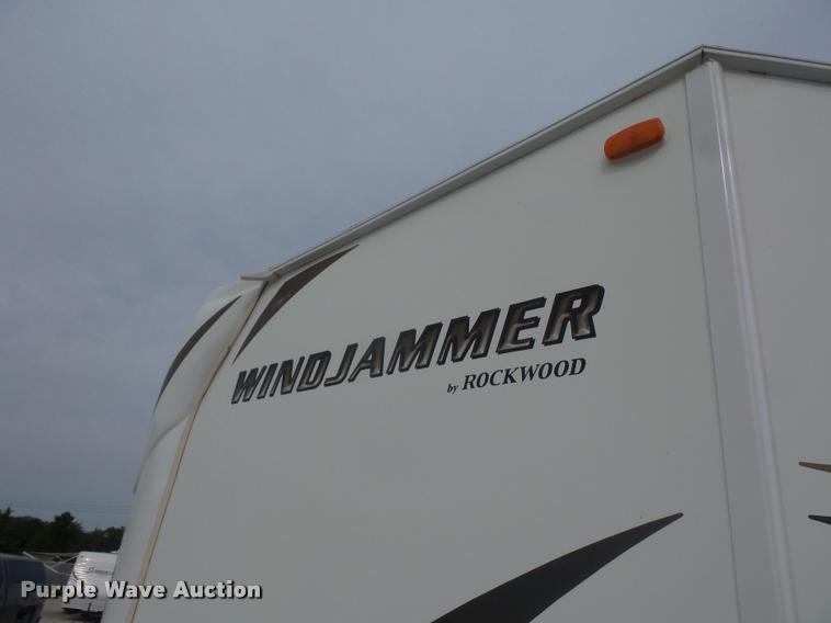 image for item DD1526 2013 Rockwood Windjammer camper