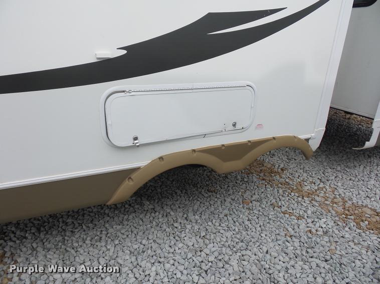 image for item DD1526 2013 Rockwood Windjammer camper