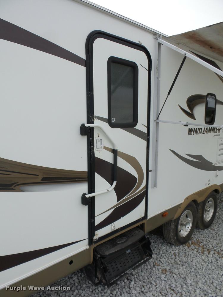 image for item DD1526 2013 Rockwood Windjammer camper