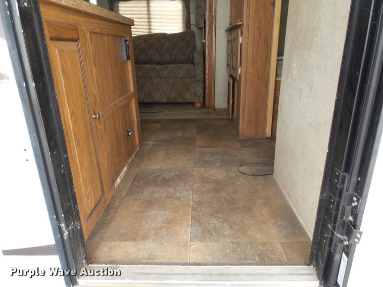 image for item DD1526 2013 Rockwood Windjammer camper