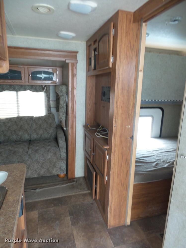 image for item DD1526 2013 Rockwood Windjammer camper