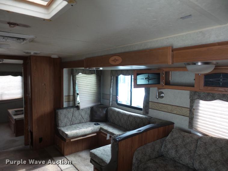 image for item DD1526 2013 Rockwood Windjammer camper