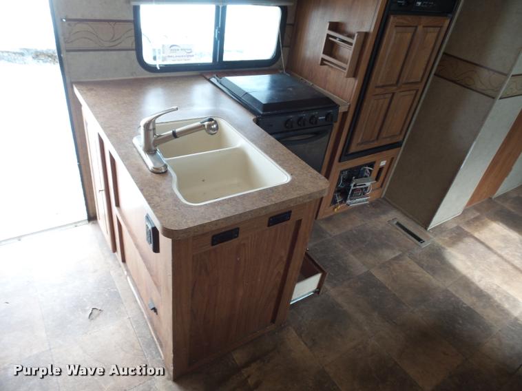 image for item DD1526 2013 Rockwood Windjammer camper