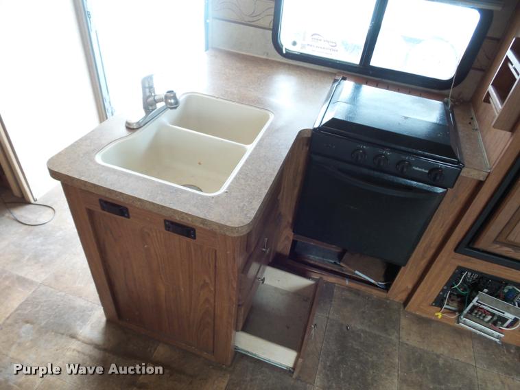 image for item DD1526 2013 Rockwood Windjammer camper