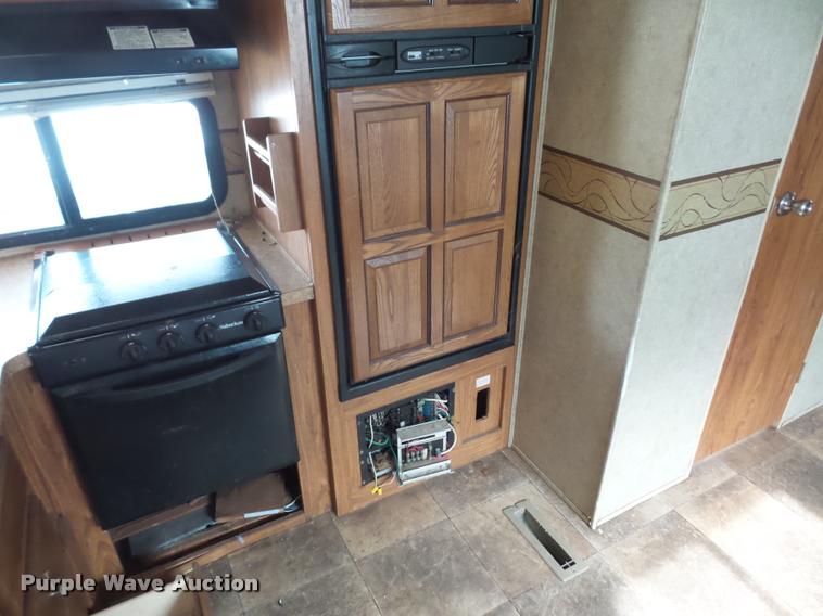 image for item DD1526 2013 Rockwood Windjammer camper