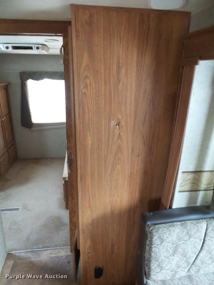 image for item DD1526 2013 Rockwood Windjammer camper